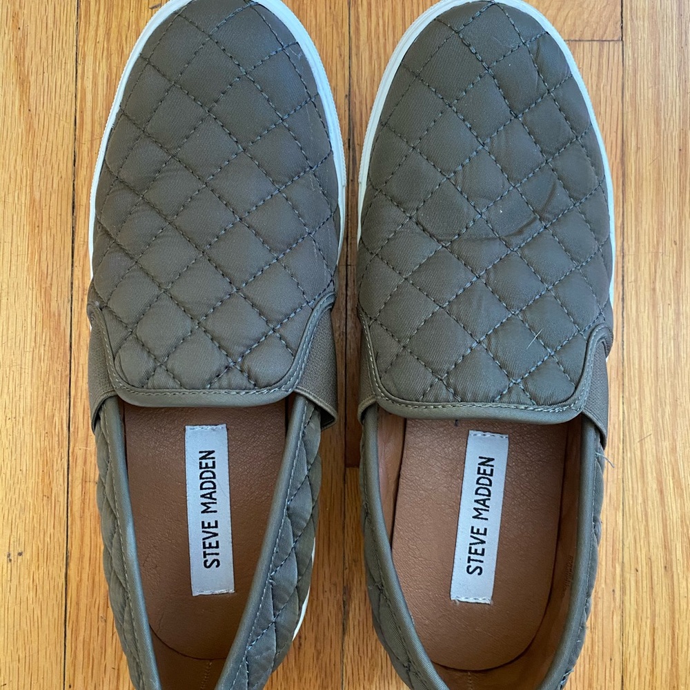 Army green, quilted, Steve Madden size 8 shoes